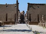 Louxor Temple Colosse Ramses 0010